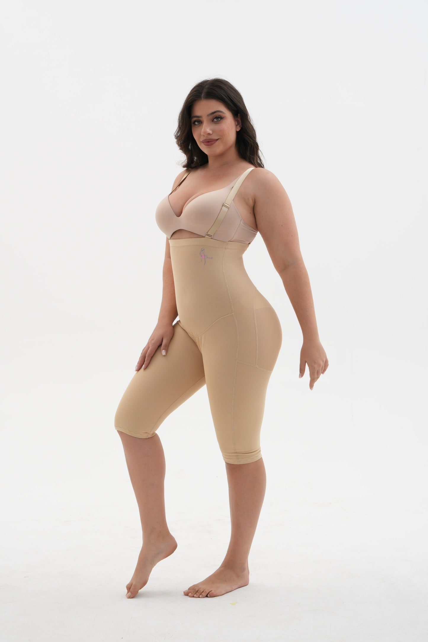 Shapewear shorts with removable straps